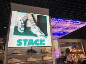 品牌零售门店灯箱与光板照明项目
